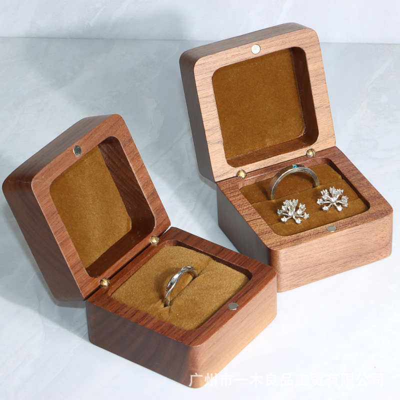Kutija za prstenje od orašastog drveta — pakiranje nakita, transportno pakiranje, jedna plastična vrećica u vanjskom kartonu