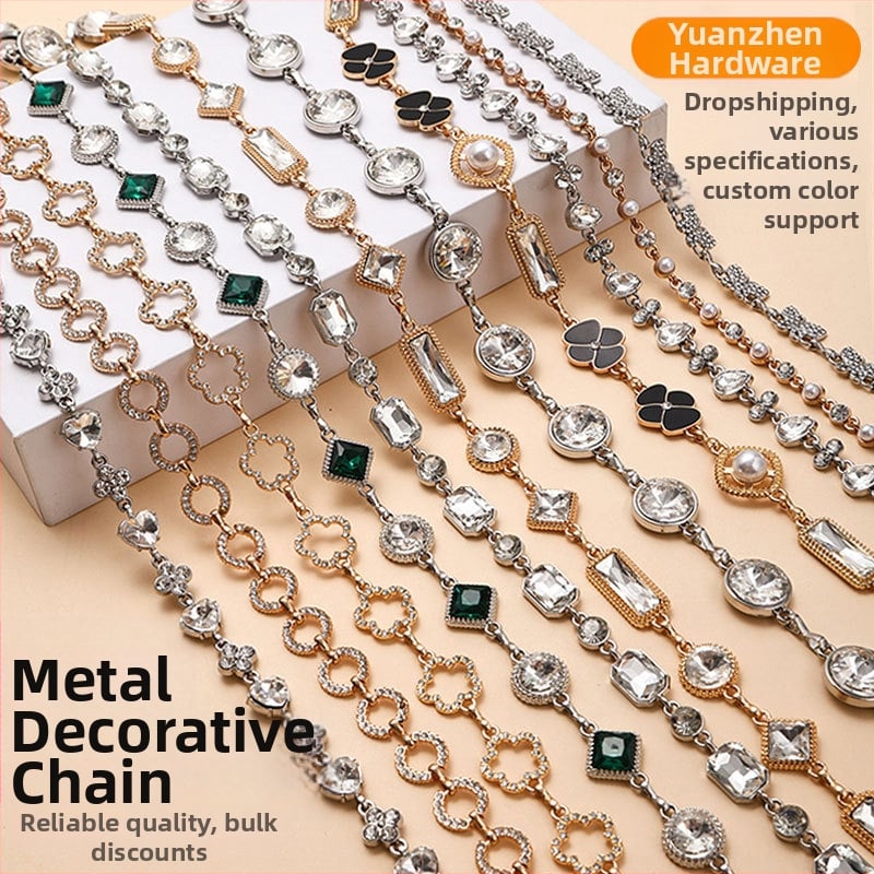 Nakit od metalne lančić s kristalima - dekorativni dodatak (Metal; elektroplatiranje; prilagođljiv; ljeto 2023)