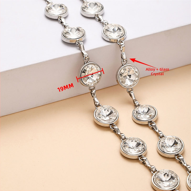 Nakit od metalne lančić s kristalima - dekorativni dodatak (Metal; elektroplatiranje; prilagođljiv; ljeto 2023)