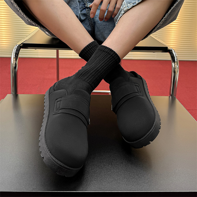 Muške papuče Mango Toe, niski kroj, Slip-On, PVC đon, gornji dio od umjetne kože, reljefna injekcijska konstrukcija, proljeće 2025