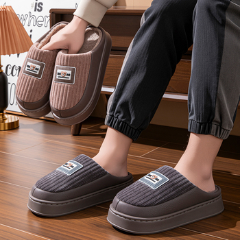 Papuci de interior pentru bărbați, partea superioară PU, talpa EVA, talpă cusută, închidere slip-on, Iarnă 2025