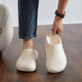 Muške slip-on sandale s zatvorenim prstom; debela EVA đon; EVA gornji dio; đon injekcijski oblikovan; zatvaranje: jednim klikom; ljeto 2025