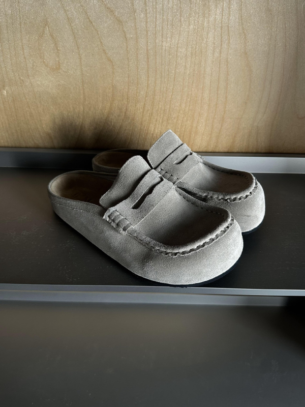 MADEEXTREME muški slip-on loaferi od velura, casual stil, gornji dio od kože prvog sloja, gumeni potplat, povećanje visine, zatvaranje jednim pokretom, ljeto 2025