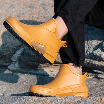 Uniszex rövid esőcsizma, műanyag felső rész, hálós belső, csúszásmentes és kopásálló talp