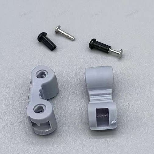 Panta, silikon materijal, model 101, kopča u obliku I, proljeće 2025 izdanje