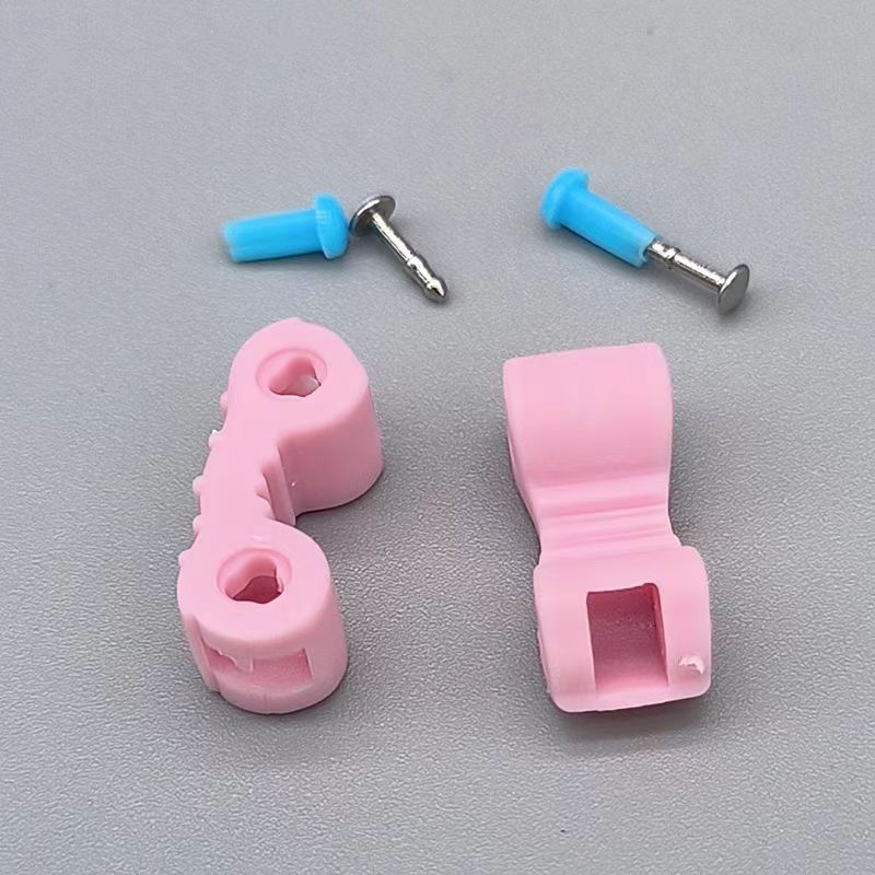 Panta, silikon materijal, model 101, kopča u obliku I, proljeće 2025 izdanje