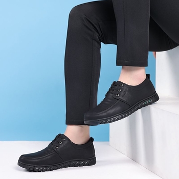 Muški loaferi od nubuka — gornji dio od nubuka, gumena potplat, oštar vrh, latex uložak, britski stil