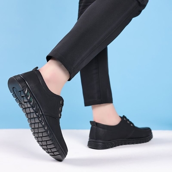 Muški loaferi od nubuka — gornji dio od nubuka, gumena potplat, oštar vrh, latex uložak, britski stil