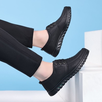 Muški loaferi od nubuka — gornji dio od nubuka, gumena potplat, oštar vrh, latex uložak, britski stil