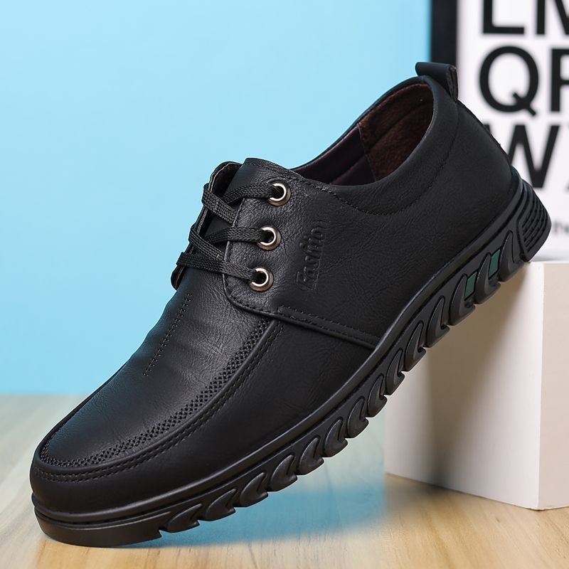 Muški loaferi od nubuka — gornji dio od nubuka, gumena potplat, oštar vrh, latex uložak, britski stil