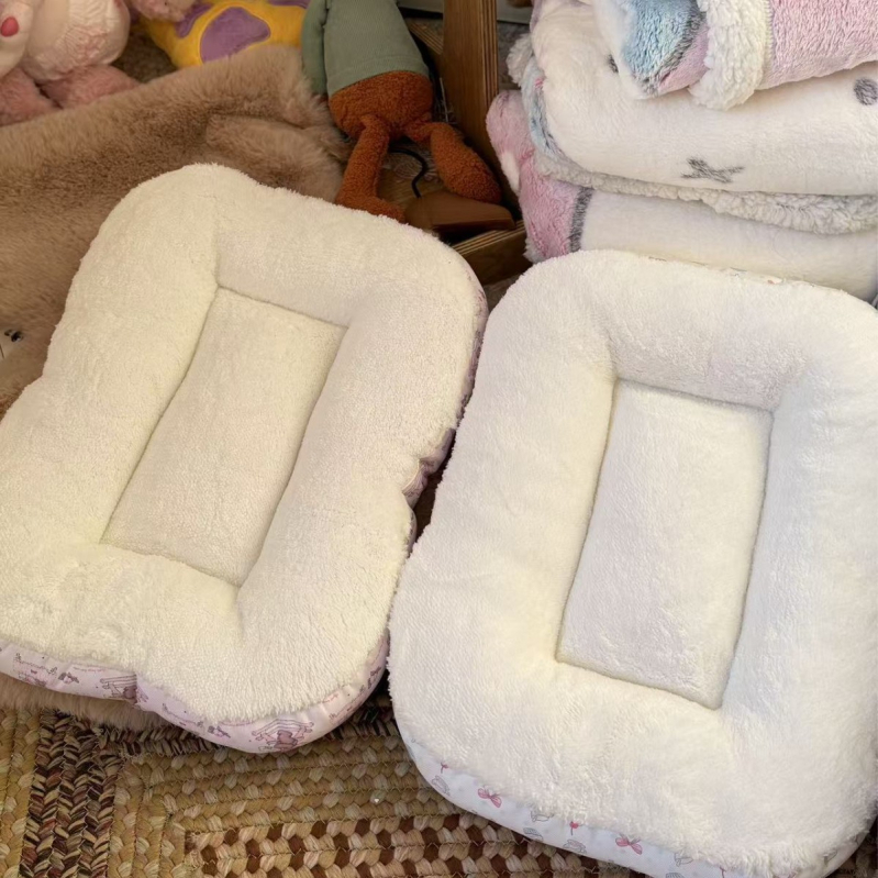 Διπλής όψεως υπόστρωμα για σκύλους από βελούδινο ύφασμα