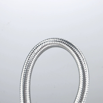 Kapilarna pletena cijev za kućnu upotrebu – materijal: 304 nehrđajući čelik; model: kapilarna cijev; nominalni tlak: 0.8 MPa; radna temperatura: 0–90°C; montaža: fiksna