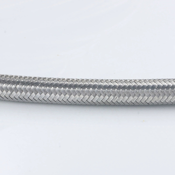 Kapilarna pletena cijev za kućnu upotrebu – materijal: 304 nehrđajući čelik; model: kapilarna cijev; nominalni tlak: 0.8 MPa; radna temperatura: 0–90°C; montaža: fiksna