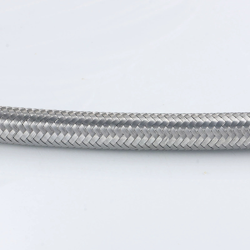 Kapilarna pletena cijev za kućnu upotrebu – materijal: 304 nehrđajući čelik; model: kapilarna cijev; nominalni tlak: 0.8 MPa; radna temperatura: 0–90°C; montaža: fiksna