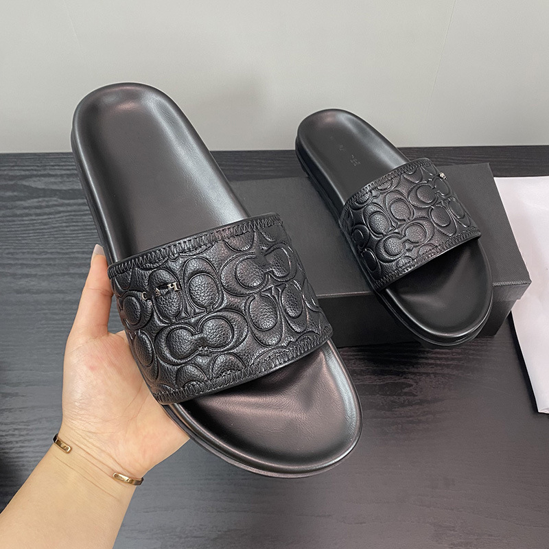 Valódi bőrből készült szandál reliefes felülettel, felső rész – tehénbőr, belső – báránybőr, gumitalp, hétköznapi, nyitott lábujjú