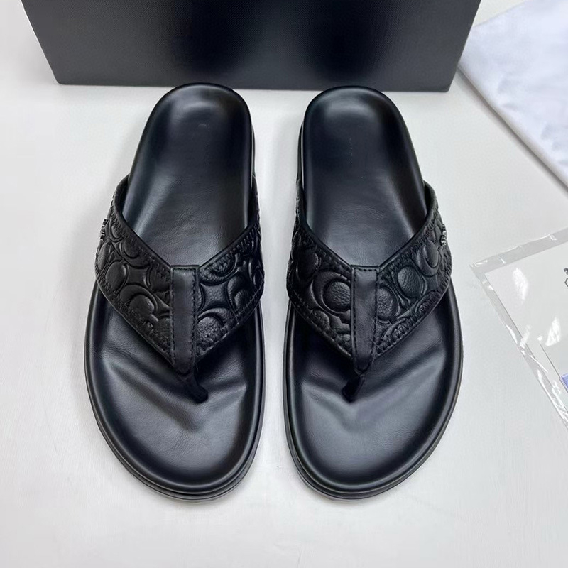 Valódi bőrből készült szandál reliefes felülettel, felső rész – tehénbőr, belső – báránybőr, gumitalp, hétköznapi, nyitott lábujjú