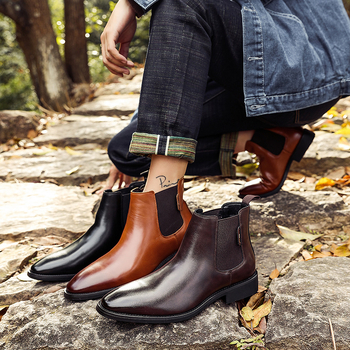 Férfi Chelsea csizma: PU felsőrész, gumi talp, hegyes orr, alacsony sarok 1–3 cm, pull-on kialakítás