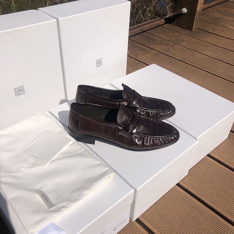 Loferice od eel kože, okrugli vrh, visok pet 6-8 cm, podstava od ovčje kože