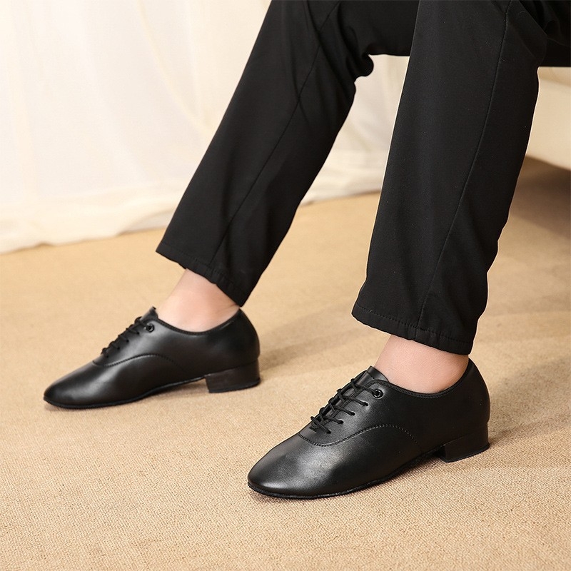 Pantofi de dans pentru bărbați, moderni – pentru vals și dans pătrat; partea superioară din piele sintetică; talpă PU; respirabili, ușori, rezistenți la abraziune