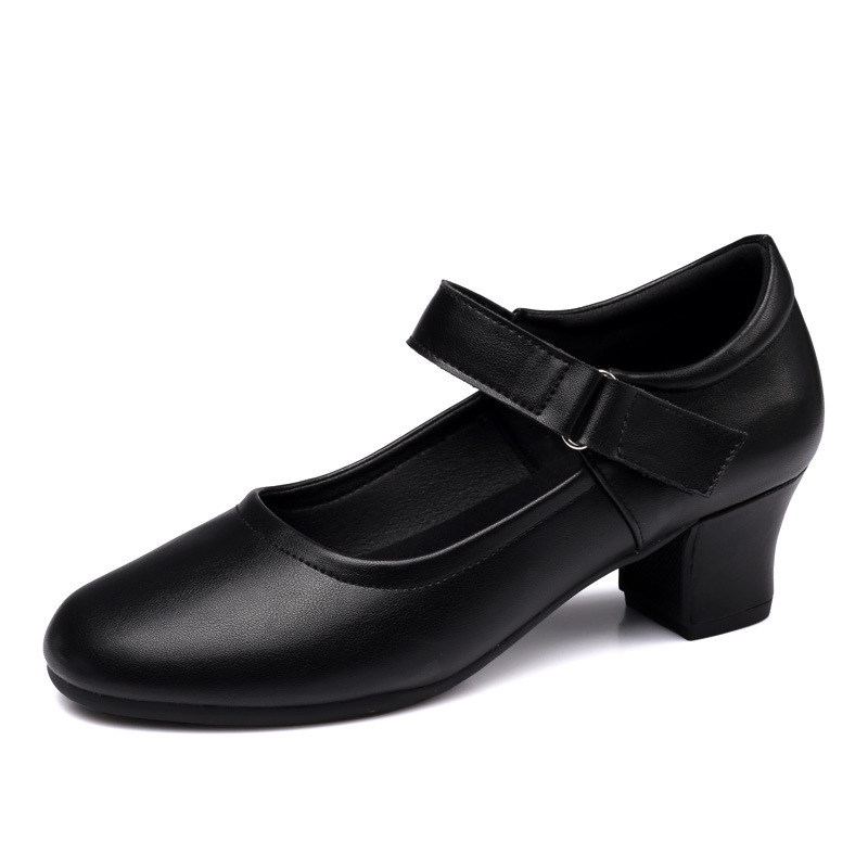 Idős nőknek szóló tánccipő — könnyű, kényelmes, lapos sarok; talpanyag: marhaín, Tesri márka