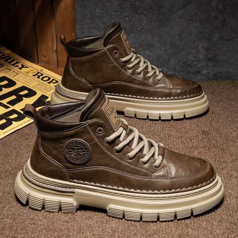 Férfi Chelsea bakancs, középmagas, mű PU felsőrész, PVC talp, 3-5 cm sarokmagasság, elöl kötődés