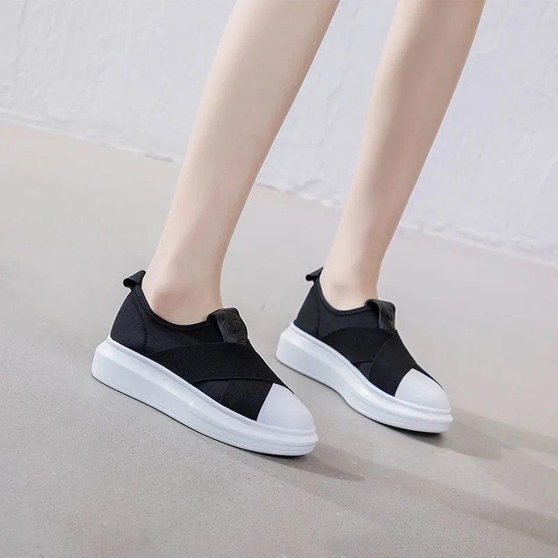 Ženske slip-on platform loafers, mrežasti gornji dio, PU đon, platforma 3–5 cm, ulošak od svinjske kože.