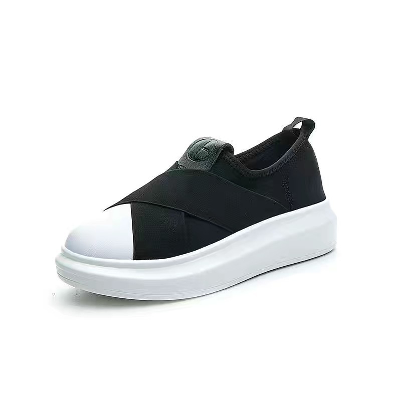 Ženske slip-on platform loafers, mrežasti gornji dio, PU đon, platforma 3–5 cm, ulošak od svinjske kože.