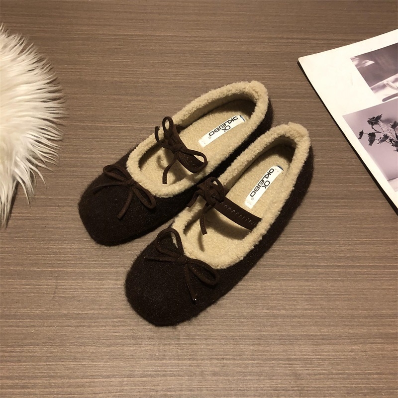 Ženski loafersi u korejskom stilu, gornji dio od suedea, unutarnja podstava od umjetnog kratkog pliša, kvadratni vrh, niski gumeni potplat 1–3 cm