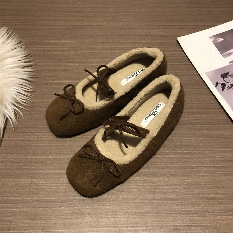 Ženski loafersi u korejskom stilu, gornji dio od suedea, unutarnja podstava od umjetnog kratkog pliša, kvadratni vrh, niski gumeni potplat 1–3 cm