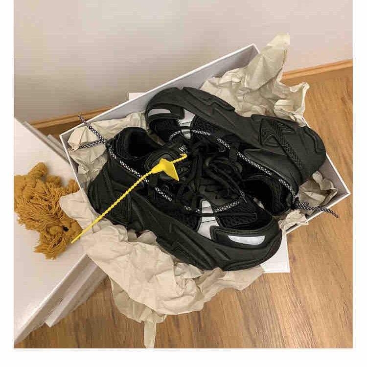Muške tenisice u stilu dad shoes — otvoreni prsti, vezanje, gumeni potplat, prozračne, lagane