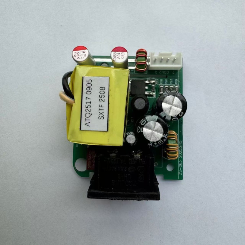 Szabályozott AC-DC léptető modul, bemenet 100–240V, kimenetek 5/9/12/15/24V, 45W, 5A