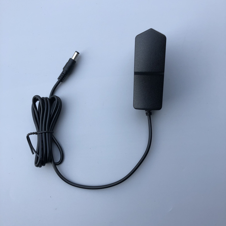 AC/DC napajanje s PWM, višekanalno 5V/0.6A, 9V/0.6A, 12V/0.5A (unos 100-240V)