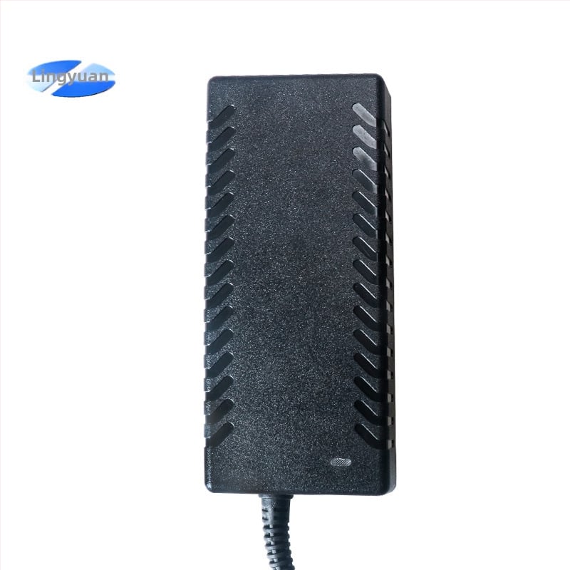 Napájanie PoE pre optický prepínač, centralizované, výstup 48V DC 3A (144W), vstup 220V AC, typ: prepínaný zdroj