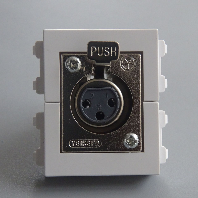 128-typ dvojpolový 3-core modul pre nástennú zásuvku