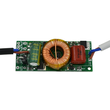 DC-DC подемно захранване за светодиодно точково осветление, вход 12–24 V, изход 28–36 V, мощност 50 W, ток 0.9 A, ефективност 95%