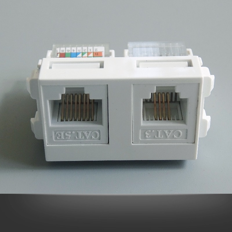 PZ 128-typ dvojportovej siete a telefónneho modulu — nástenný panel s spojovacou skrinkou a zásuvkou