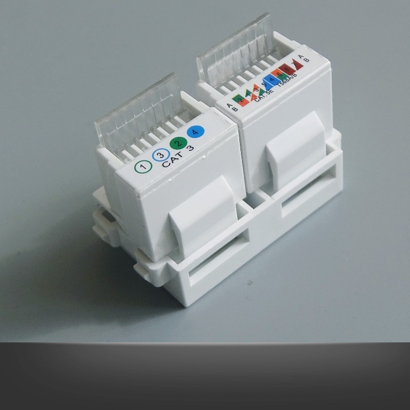 PZ 128-typ dvojportovej siete a telefónneho modulu — nástenný panel s spojovacou skrinkou a zásuvkou