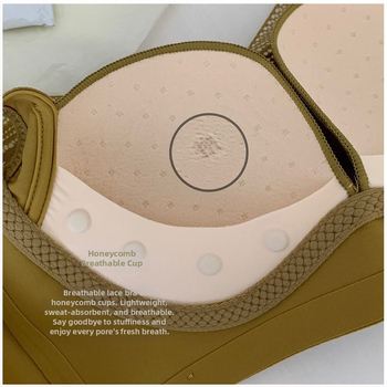 Bežični push-up grudnjak s košaricama 3/4, stražnje zatvaranje s tri reda kukica, najlon materijal, prozračan i udoban.