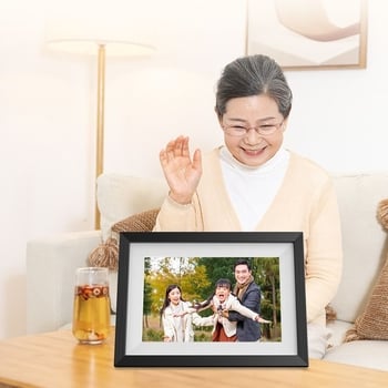 Intelligens digitális fotókeret felhőalbummal, 32GB tárhely, 1024×600 felbontás, USB-meghajtó támogatás, zene- és videólejátszás