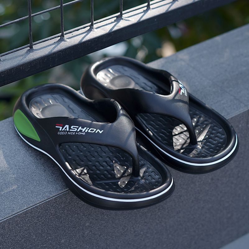 Flip-flopuri pentru bărbați, EVA pe partea superioară și talpa EVA; vârf deschis, stil tineresc; închidere clip-on; talpă turnată prin injecție
