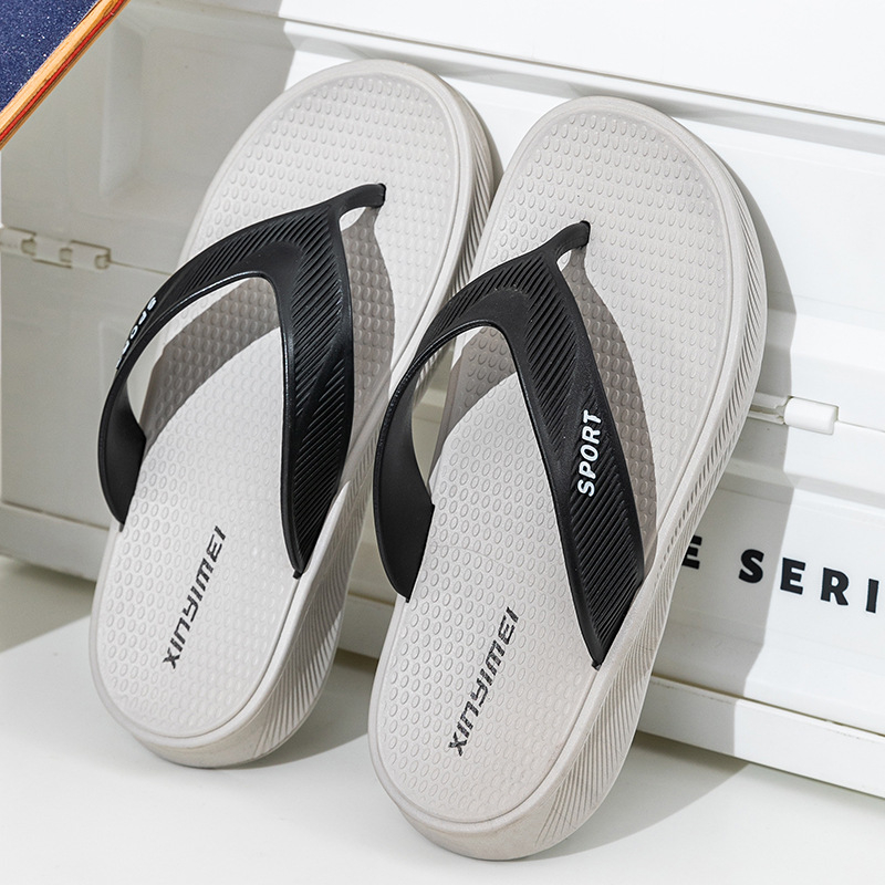 Мъжки джапанки за лято, отворени пръсти, PVC горна част и PVC подметка, инжекционно формована подметка, пускане през пролет 2025