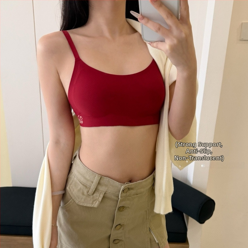 Set donjeg rublja za Godinu konja – najlon, 3/4 šalica, modelirane čašice: tanak gornji dio i debeli donji dio, fiksni dvostruki remeni, stražnje kopčanje s tri reda