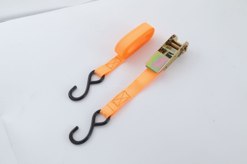 4 darab rögzítő heveder ratchet mechanizmussal, teherbírás 800 kg, Márka: Tensioner