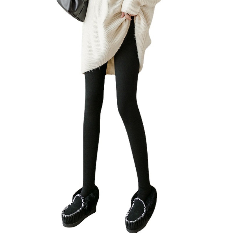 Trudničke tajice s flisom za podršku trbuha, tople i elastične, s nogavicama za zimu, 80–90% pamuka i <30% spandeksa.