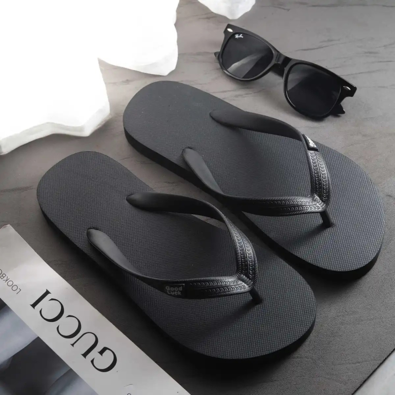 Férfi PVC papucs buborékos talppal, nyitott lábujj, csúszásmentes, gyorsan száradó