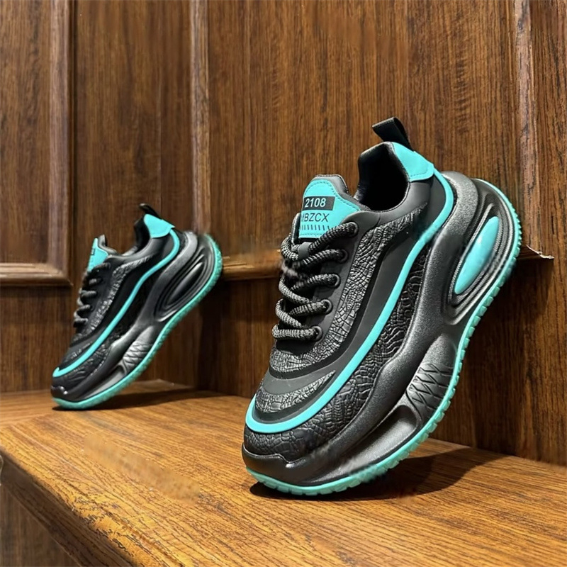 Férfiaknak szabadidő-sportcipő KPU felsőrésszel, fűzőkkel, hegyes orral, gumírozott talppal