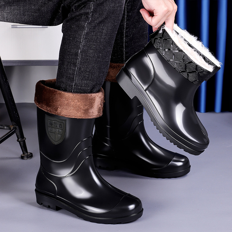 Magas szárú munkás esőcsizma, PVC felsőrész, műanyag talp, vízálló és meleg, hálós bélés