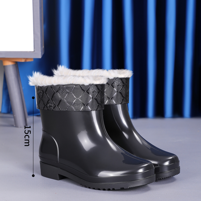 Magas szárú munkás esőcsizma, PVC felsőrész, műanyag talp, vízálló és meleg, hálós bélés