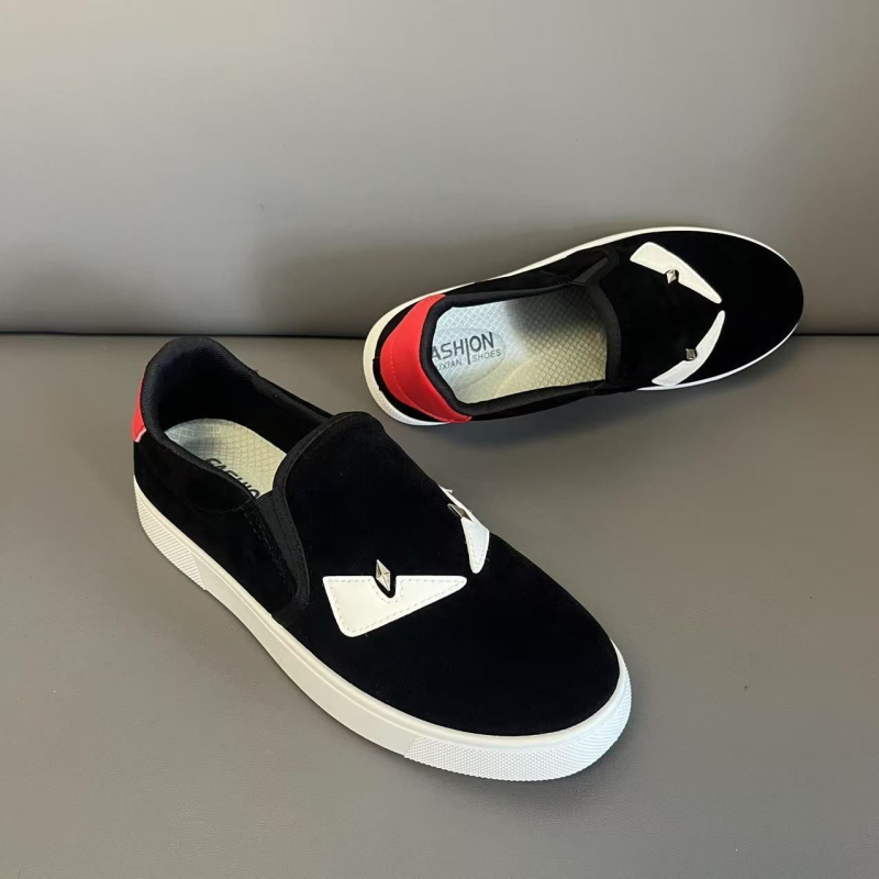 Casual tenisice Little Monster s motívom, slip-on sa elastikom; gornji dio od prvog sloja kože, EVA ulošak, mrežasti podstavak, gumeni đon, injekijski oblikovan đon; prozračan, lagan, protuklizan