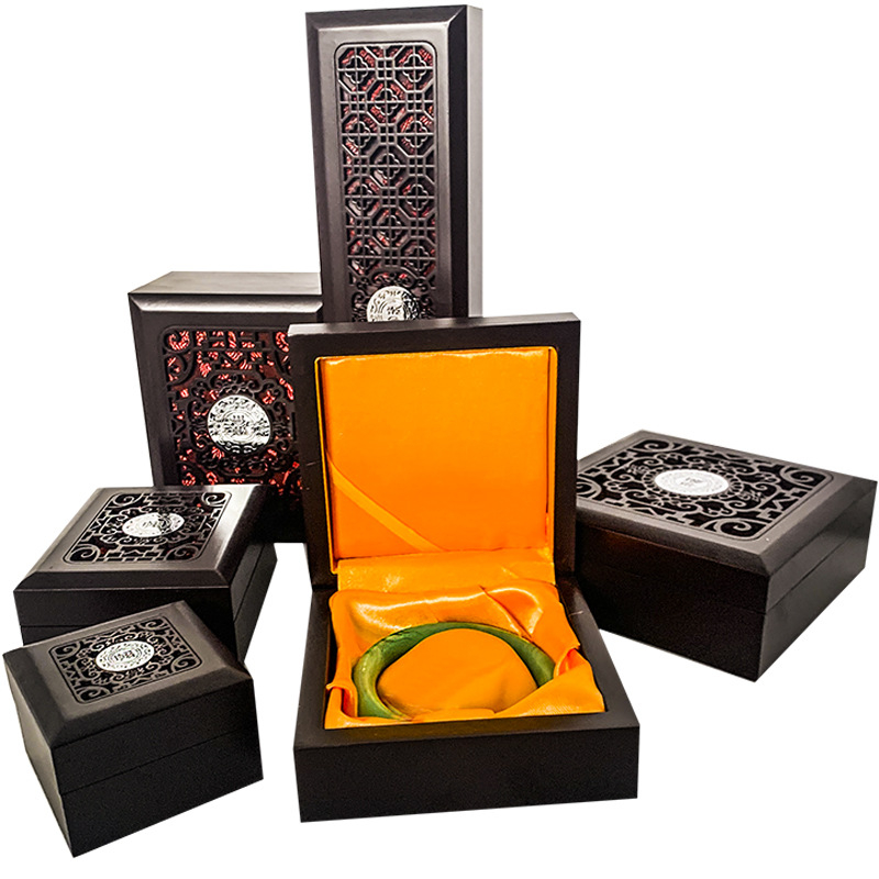 Drvena kutija za nakit s graviranjem i žutom svilenom unutrašnjošću, pogodna za narukvice, Buddhist perle i Bodhi dijelove te ogrlice; model 99, sveobuhvatno pakiranje, mogućnost tiska loga